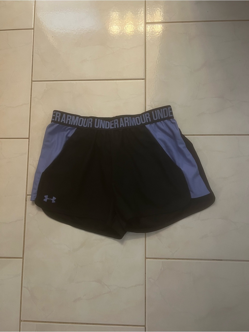 Under Armour Women’s Black & Lavender Blue Heat Gear Loose Fit Athletic Shorts
